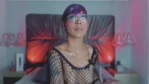 Mia Morgann online show from 27, 9, 2025