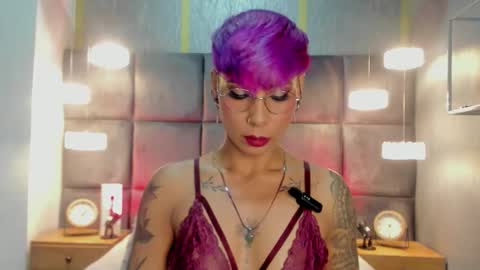 Mia Morgann online show from 28, 9, 2025