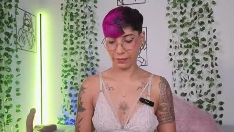 Mia Morgann online show from 15, 5, 2026