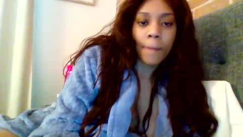 Snapshot of miamuffin8 chatting on 8, 5, 2026 MiaMuffn online show from 8, 5, 2026