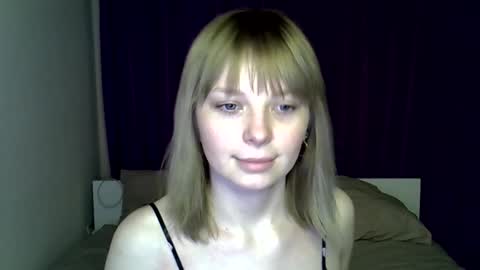 Snapshot of mianine chatting on 22, 3, 2026 Mia online show from 22, 3, 2026