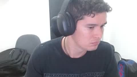 Snapshot of miaou_miaou chatting on 12, 11, 2025 miaou_miaou online show from 12, 11, 2025