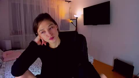 Mia online show from 14, 4, 2026