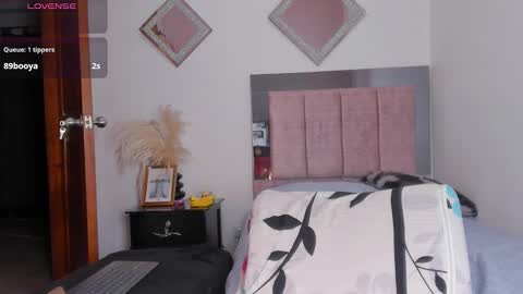 miapearls_ online show from 20, 2, 2026