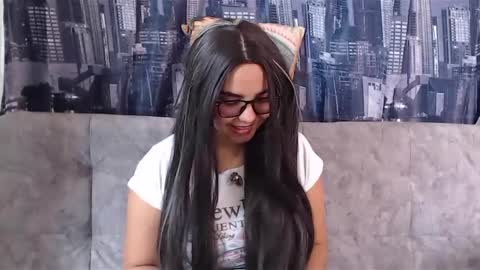 Mia Peyton   online show from 3, 2, 2025