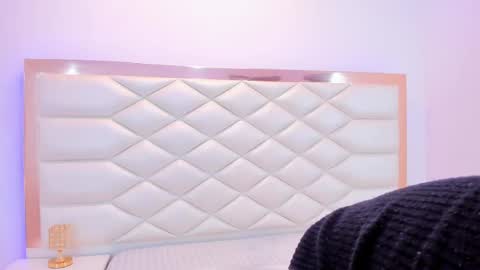 Snapshot of miaqueen021 chatting on 11, 1, 2025 Sweetie Mia online show from 11, 1, 2025