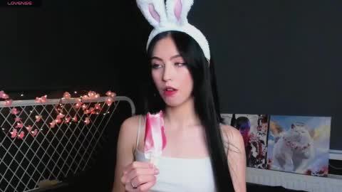 Snapshot of miarielle chatting on 19, 4, 2026 Liz online show from 19, 4, 2026