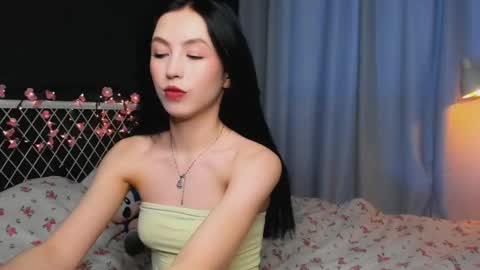 Snapshot of miarielle chatting on 18, 5, 2026 Liz online show from 18, 5, 2026