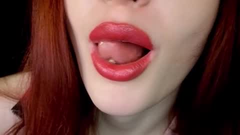 Snapshot of miarouge_me chatting on 4, 2, 2026 Mia online show from 4, 2, 2026