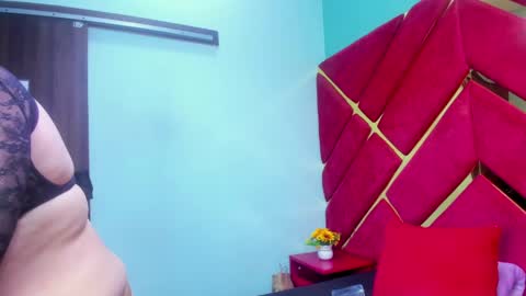 MiaRouse online show from 4, 3, 2026