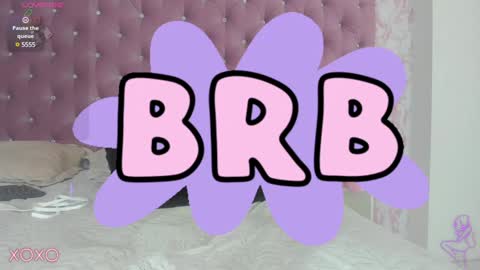 Snapshot of miarussellx_ chatting on 8, 1, 2025 Mia online show from 8, 1, 2025