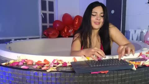 MiaHancock online show from 18, 2, 2025