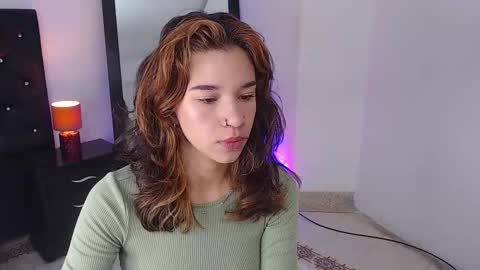 Snapshot of miascarlet_16 chatting on 28, 11, 2025 miascarlet_16 online show from 28, 11, 2025