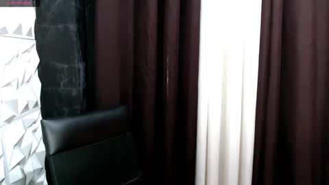 Snapshot of miasexxie chatting on 4, 3, 2025 mia online show from 4, 3, 2025