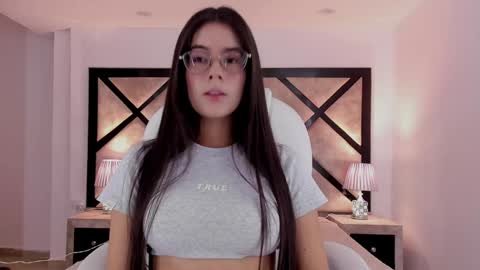 Snapshot of miasilverr chatting on 1, 1, 2025 Mia online show from 1, 1, 2025