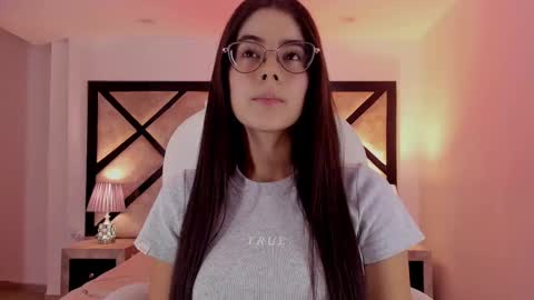 Mia online show from 14, 2, 2025