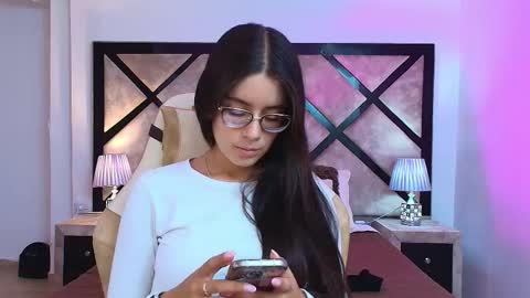 Snapshot of miasilverr chatting on 14, 10, 2025 Mia online show from 14, 10, 2025