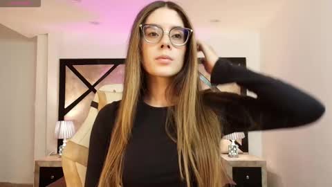 Mia online show from 4, 2, 2026