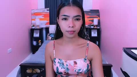 Snapshot of miasmith09 chatting on 11, 5, 2026 Pau and jence online show from 11, 5, 2026