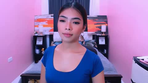 Snapshot of miasmith09 chatting on 13, 5, 2026 Pau and jence online show from 13, 5, 2026