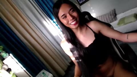 Snapshot of miatrixs chatting on 27, 12, 2024 Mia online show from 27, 12, 2024