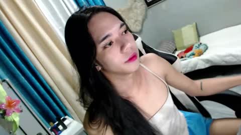 Snapshot of miatrixs chatting on 8, 1, 2025 Mia online show from 8, 1, 2025