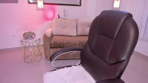 Mia Vegas online show from 2, 12, 2025