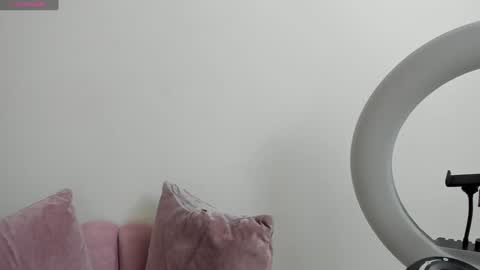 Snapshot of miavillalobos_ chatting on 19, 12, 2024 Mia Villalobos online show from 19, 12, 2024