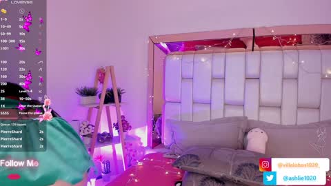Snapshot of miavillalobos_ chatting on 24, 12, 2024 Mia Villalobos online show from 24, 12, 2024