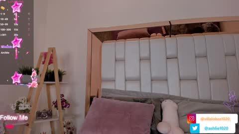 Snapshot of miavillalobos_ chatting on 7, 1, 2025 Mia Villalobos online show from 7, 1, 2025