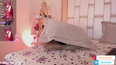 Snapshot of miavillalobos_ chatting on 8, 2, 2025 Mia Villalobos online show from 8, 2, 2025