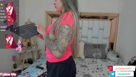 Snapshot of miavillalobos_ chatting on 3, 3, 2025 Mia Villalobos online show from 3, 3, 2025