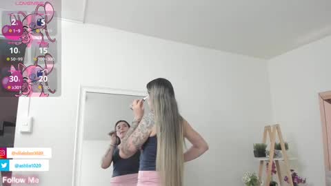 Snapshot of miavillalobos_ chatting on 17, 9, 2025 Mia Villalobos online show from 17, 9, 2025