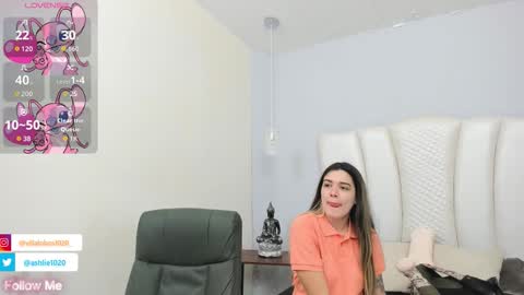 Snapshot of miavillalobos_ chatting on 25, 9, 2025 Mia Villalobos online show from 25, 9, 2025