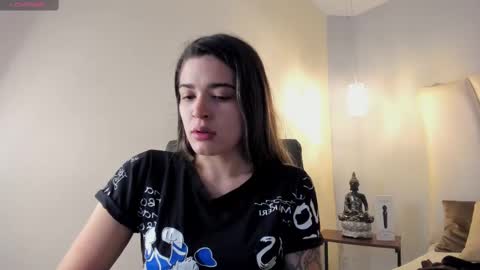 Snapshot of miavillalobos_ chatting on 8, 10, 2025 Mia Villalobos online show from 8, 10, 2025