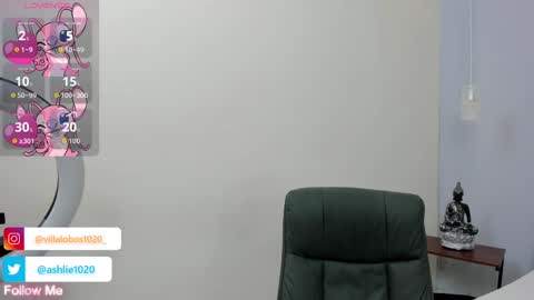 Snapshot of miavillalobos_ chatting on 14, 10, 2025 Mia Villalobos online show from 14, 10, 2025