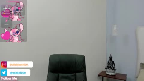 Snapshot of miavillalobos_ chatting on 17, 10, 2025 Mia Villalobos online show from 17, 10, 2025