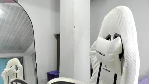 Snapshot of miavillalobos_ chatting on 5, 5, 2026 Mia Villalobos online show from 5, 5, 2026