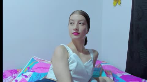  Chloe  online show from 4, 3, 2026