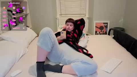 Mia  online show from 1, 11, 2025