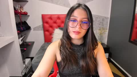 Snapshot of miawils_ chatting on 4, 12, 2024 M I A W I L S online show from 4, 12, 2024