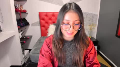 Snapshot of miawils_ chatting on 4, 12, 2024 M I A W I L S online show from 4, 12, 2024