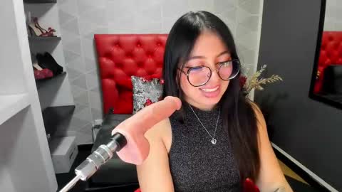 Snapshot of miawils_ chatting on 14, 2, 2025 M I A W I L S online show from 14, 2, 2025
