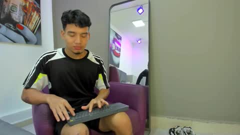 Snapshot of michael__ross chatting on 7, 1, 2026 Michael Ross online show from 7, 1, 2026