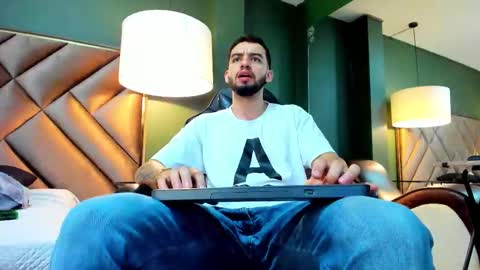 Snapshot of michael_magno chatting on 16, 10, 2025 Michael Stevens online show from 16, 10, 2025