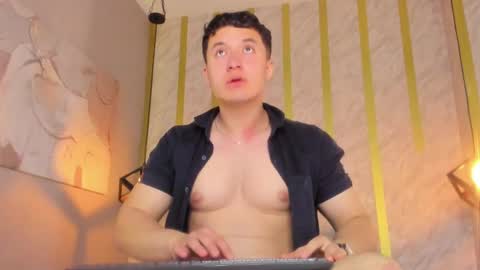 MichaelConnor  online show from 22, 12, 2024