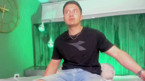 MichaelConnor  online show from 25, 1, 2025