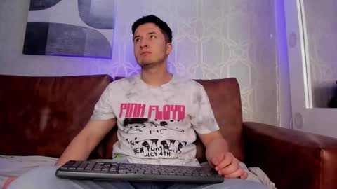 MichaelConnor  online show from 19, 2, 2025