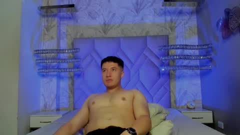 MichaelConnor  online show from 25, 2, 2025