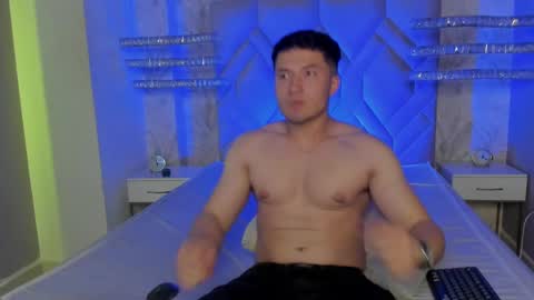 MichaelConnor  online show from 28, 2, 2025